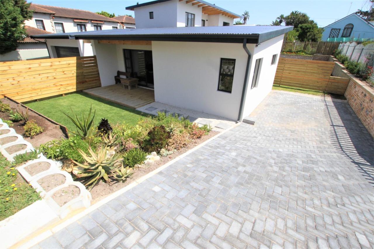Garden Flat - Walk To The Beach Plettenberg Bay Luaran gambar